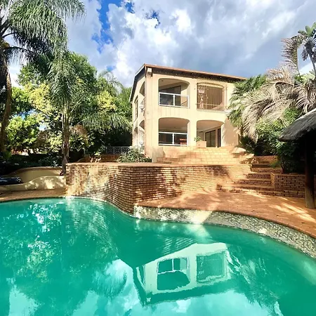 Home In Pretoria Near Menlyn Maine Exterior photo
