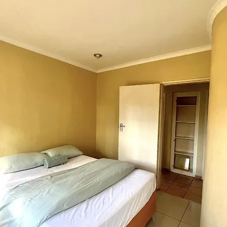 Home In Pretoria Near Menlyn Maine Exterior photo